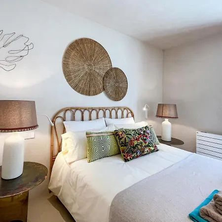 Vakantiehuis Casa Bambu - Incredible Beachside Townhouse By Finest *