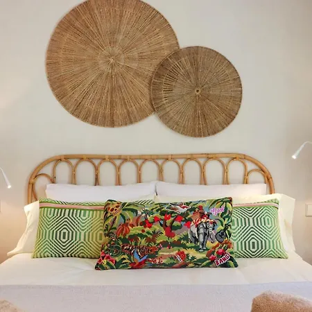 別荘 Casa Bambu - Incredible Beachside Townhouse マルベーリャ